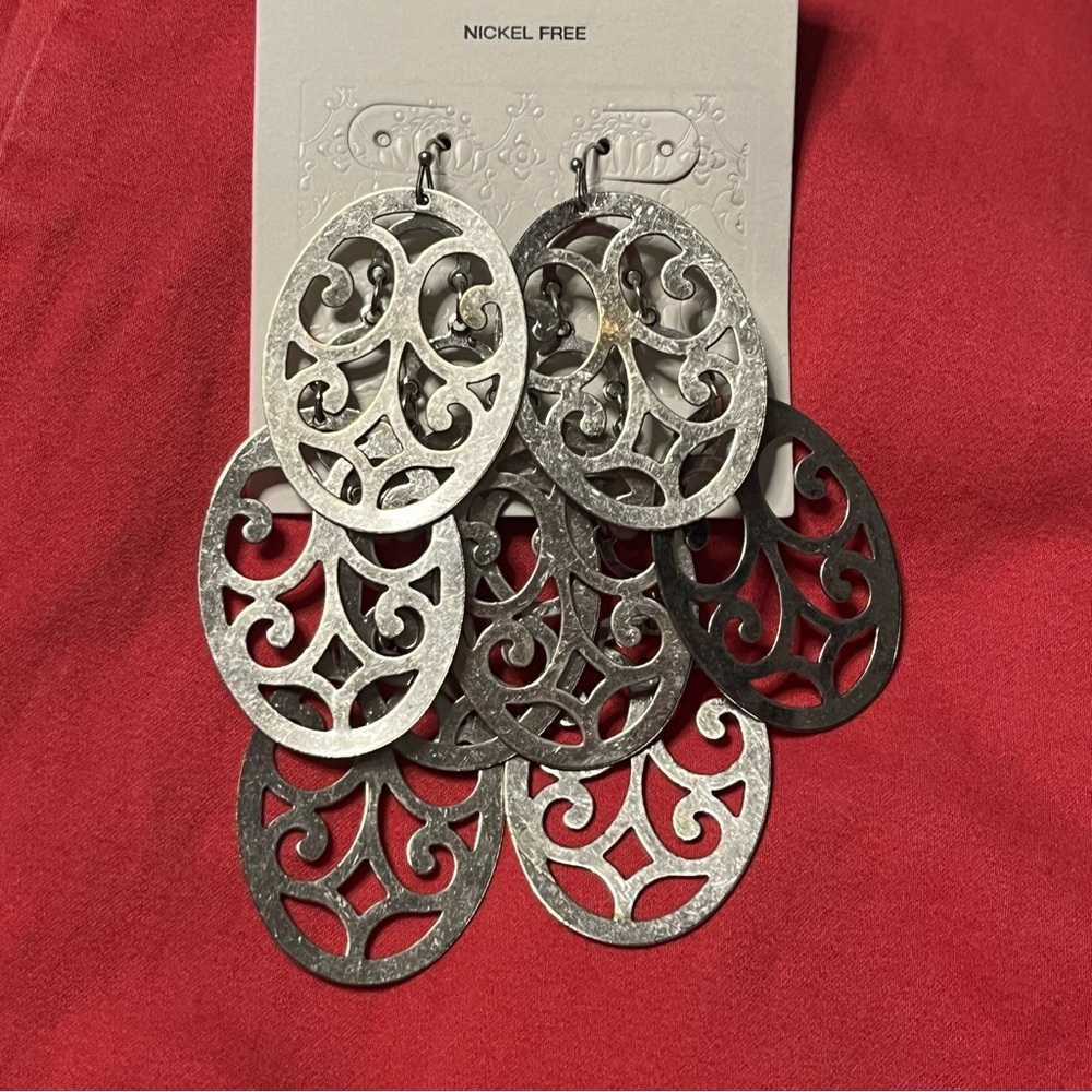 Elegant Silver-tone Filigree Dangle Earrings